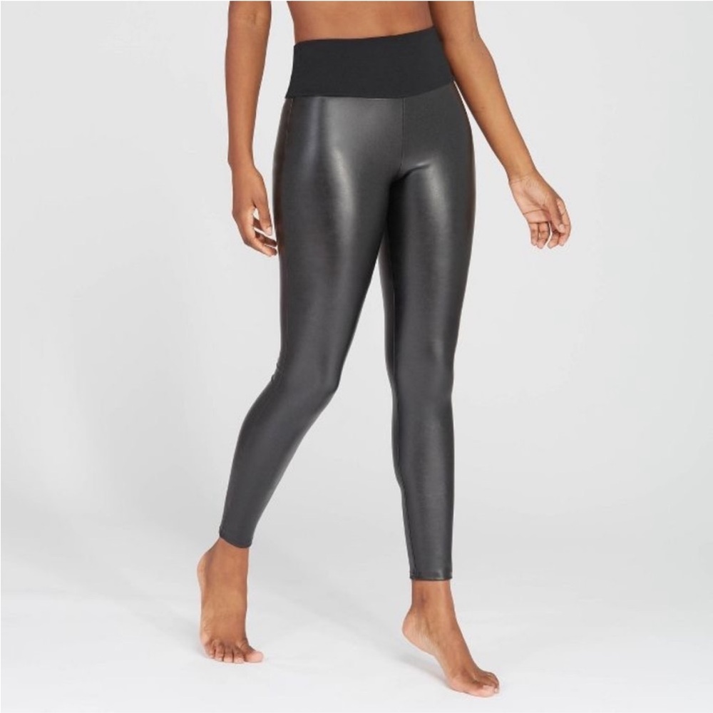 Black ASSETS SPANX  All Over Faux Leather leggings